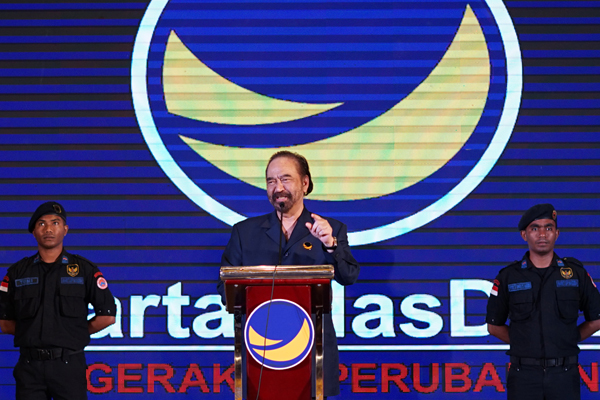 Ketua Umum Partai NasDem Surya Paloh menyampaikan arahan setelah melantik pengurus DPW dan DPD NasDem Provinsi Kepulauan Riau (Kepri) period