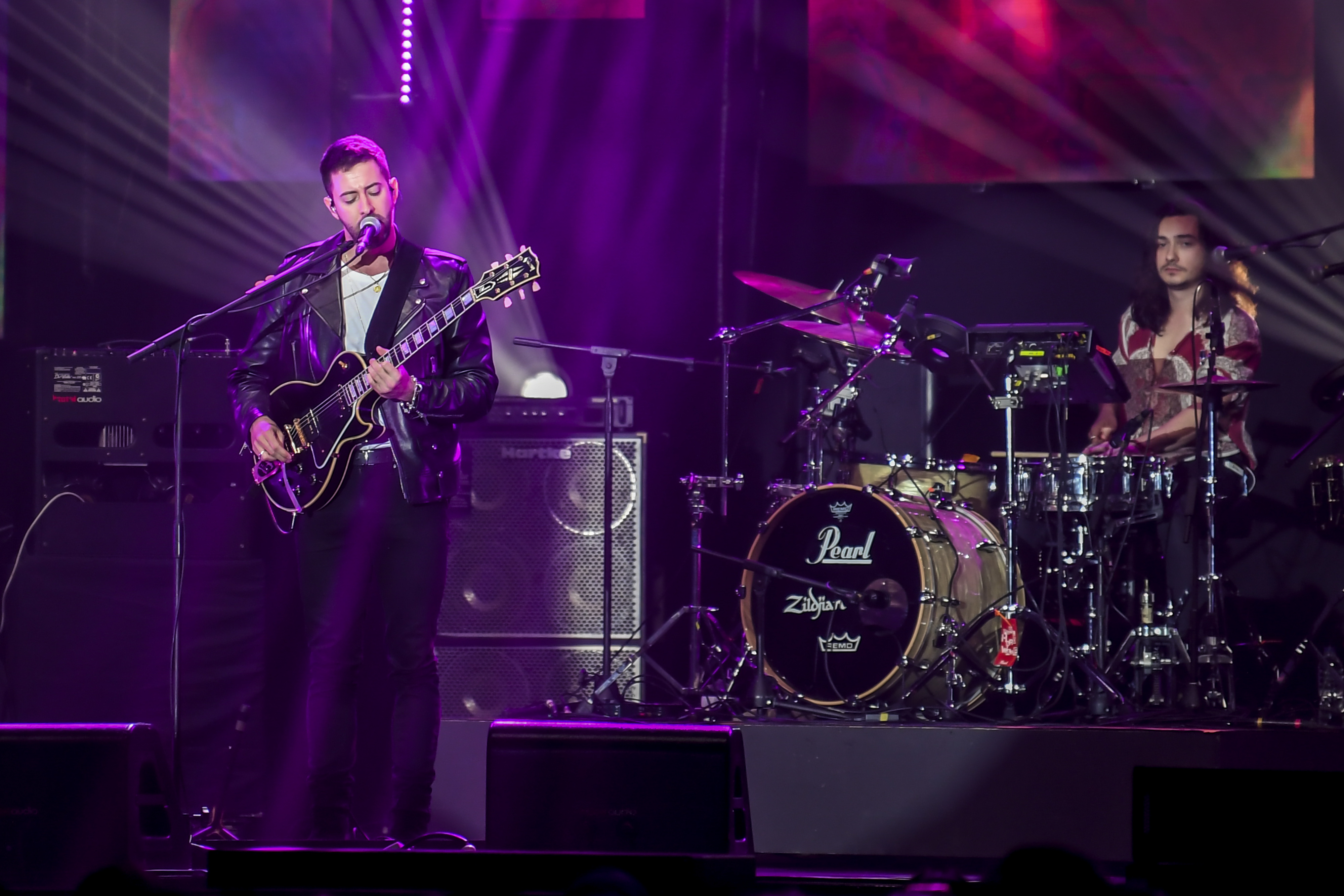 Penyanyi asal Inggris, Bruno Major, beraksi para acara Java Jazz Festival 2020 di Jakarta.