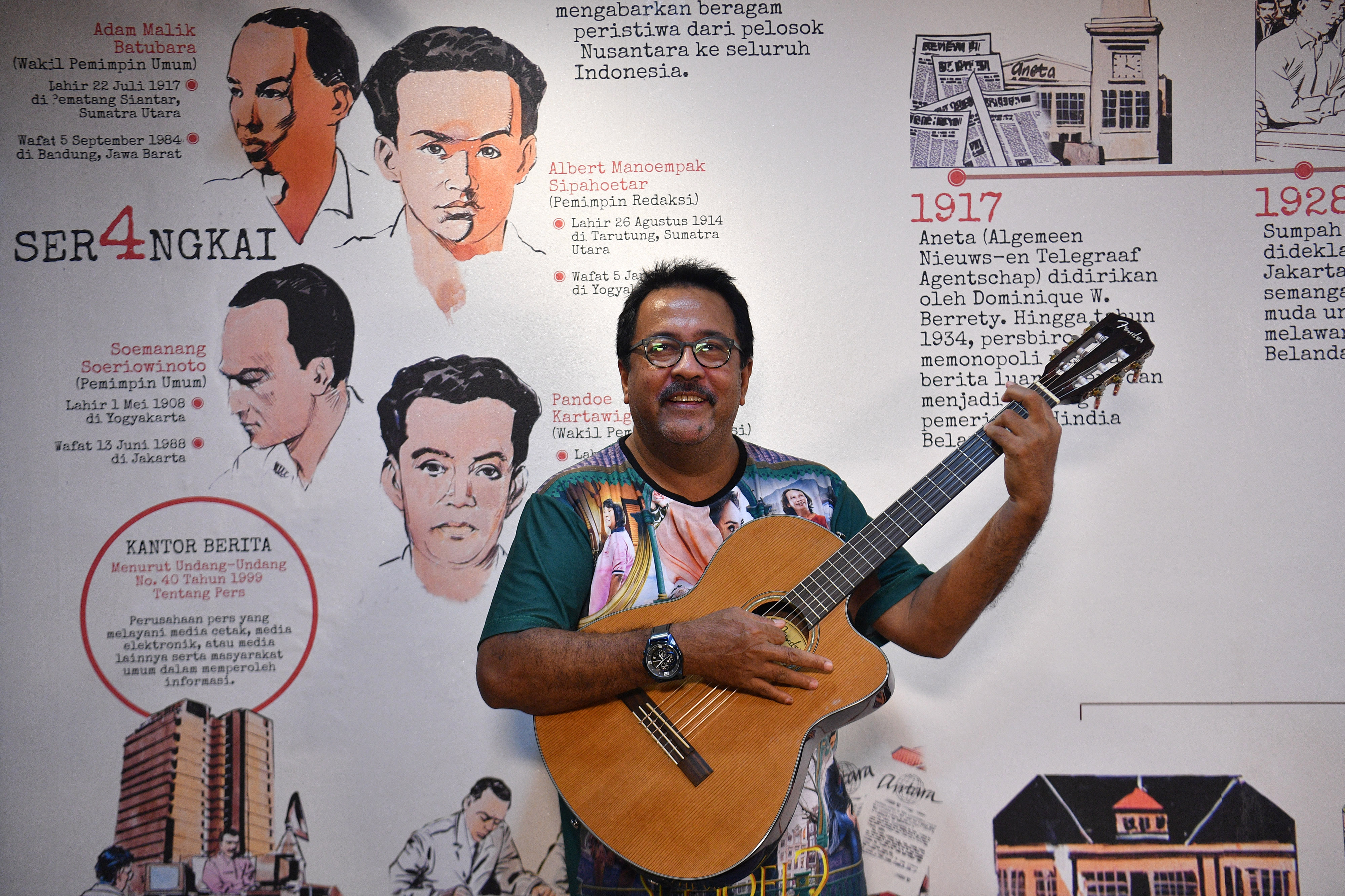 Mantan Gubernur Banten Rano Karno saat mempromosikan film Si Doel The Movie 2 di Jakarta, Jumat (3/5/2019).