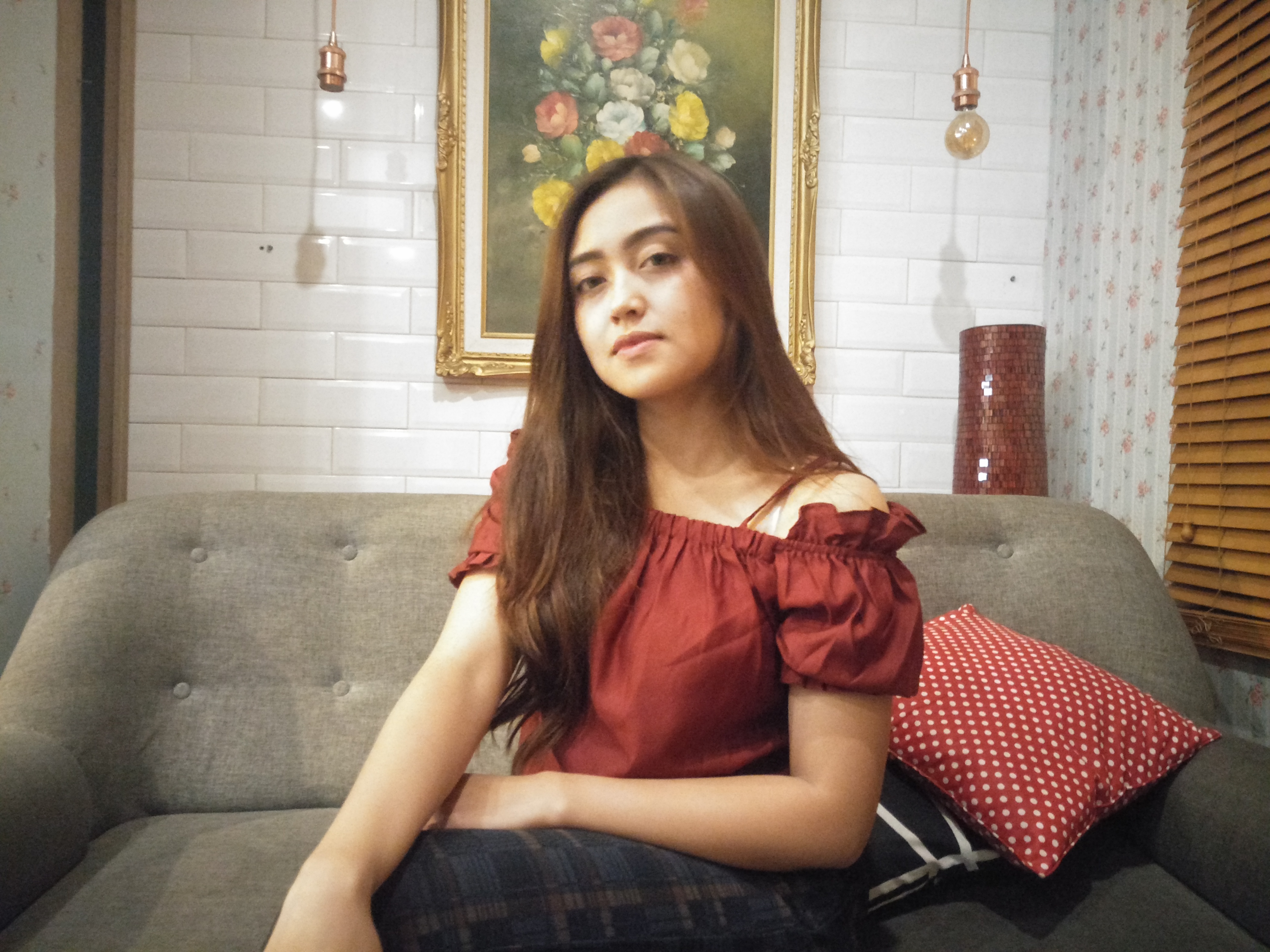 Alma Khanza Syalbia saat memberi keterangan kepada wartawab di Bandung, Jawa Barat, Kamis (13/2):