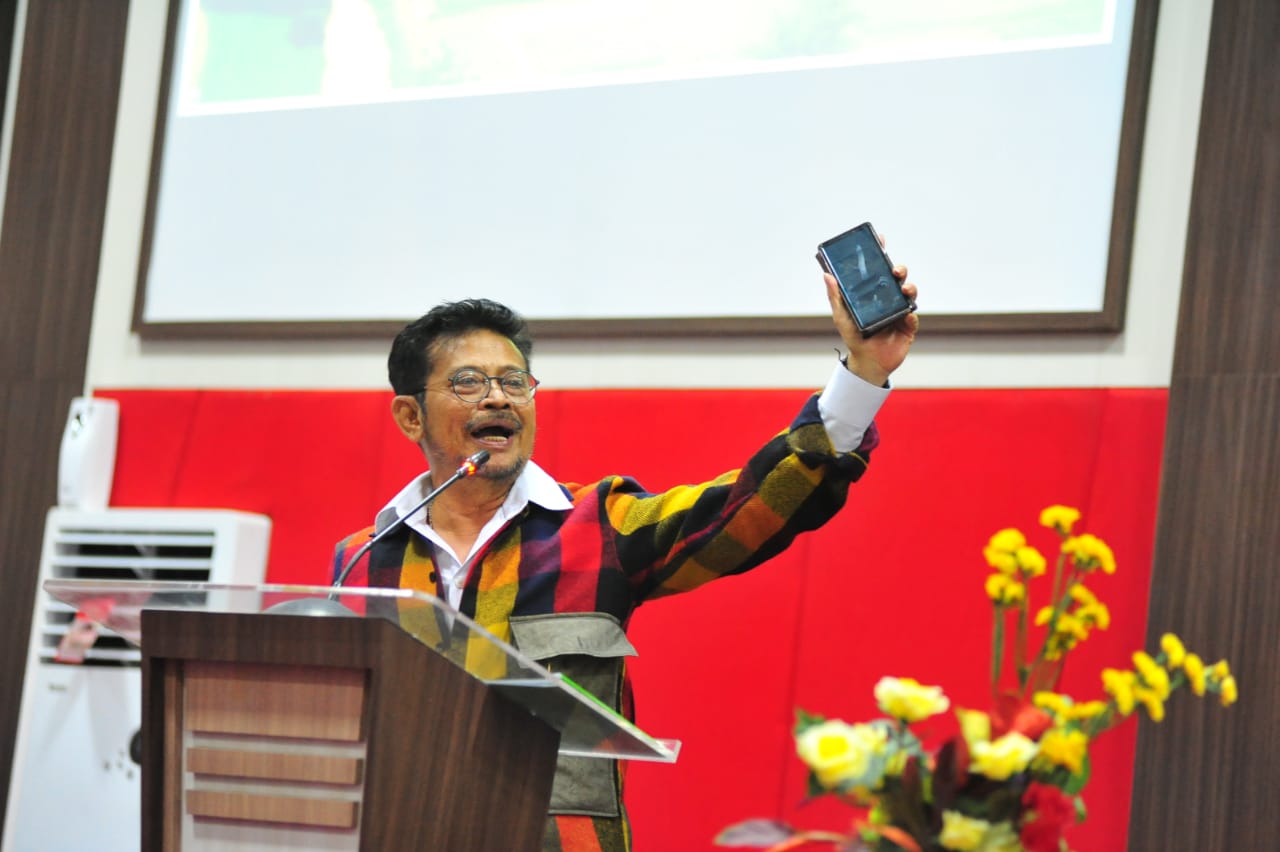 Mentan Syahrul Yasin Limpo memberikan kuliah umum di Fakultas Hukum Universitas Hasanuddin, Makassar, Sulsel, Jumat (7/2). 