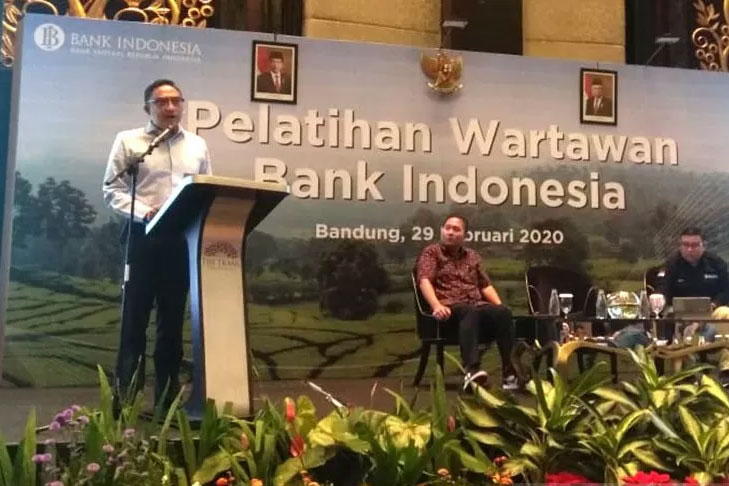 Direktur Departemen Kebijakan Ekonomi dan Moneter Bank Indonesia IGP Wira Kusuma dalam pelatihan wartawan di Bandung, Sabtu (29/2/2020).  