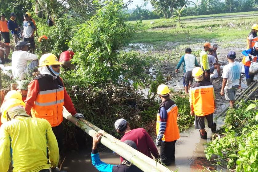 Klaten Giatkan Gotongroyong Perbaiki Tanggul Jebol