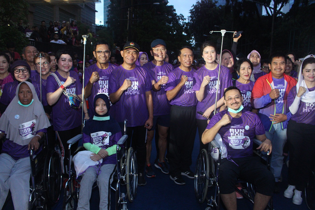 Peserta Run for Hope 5 K di Jakarta, Minggu(23/2)