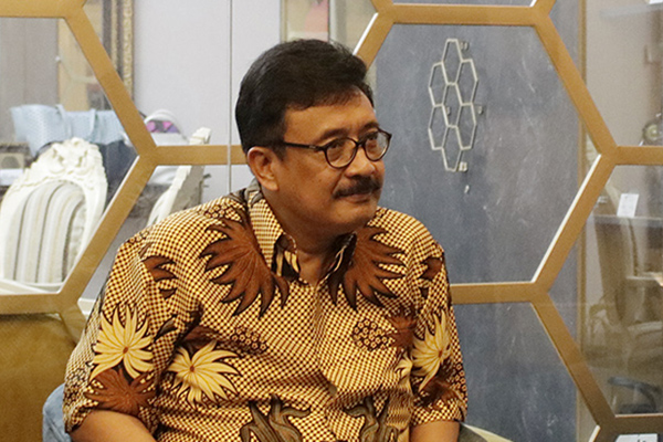 Rudi S Kamri, Pengmat Sosial.