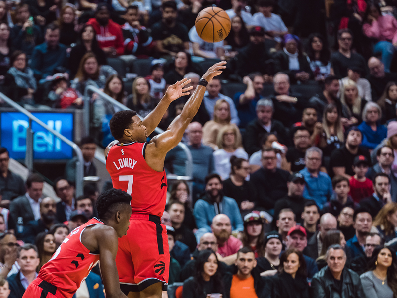 Kyle Lowry melepaskan tembakan dalam laga NBA antara Toronto Raptors dan Minnesota Timberwolves
