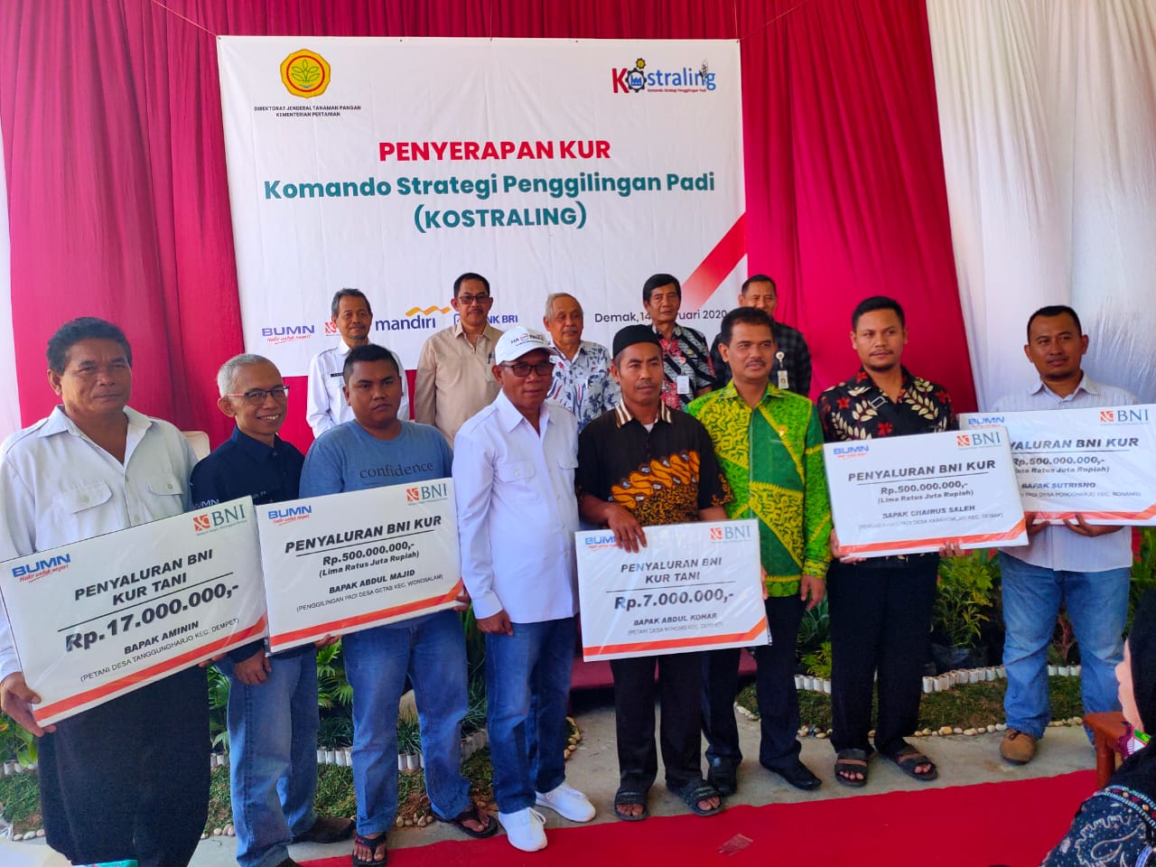 Para penerima KUR di Demak.