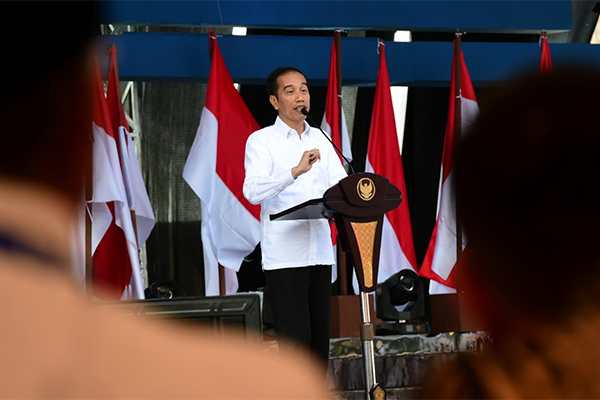 Presiden Jokowi menghadiri Kenduri Kebangsaan  di Bireun, Aceh, Sabtu (22/2)