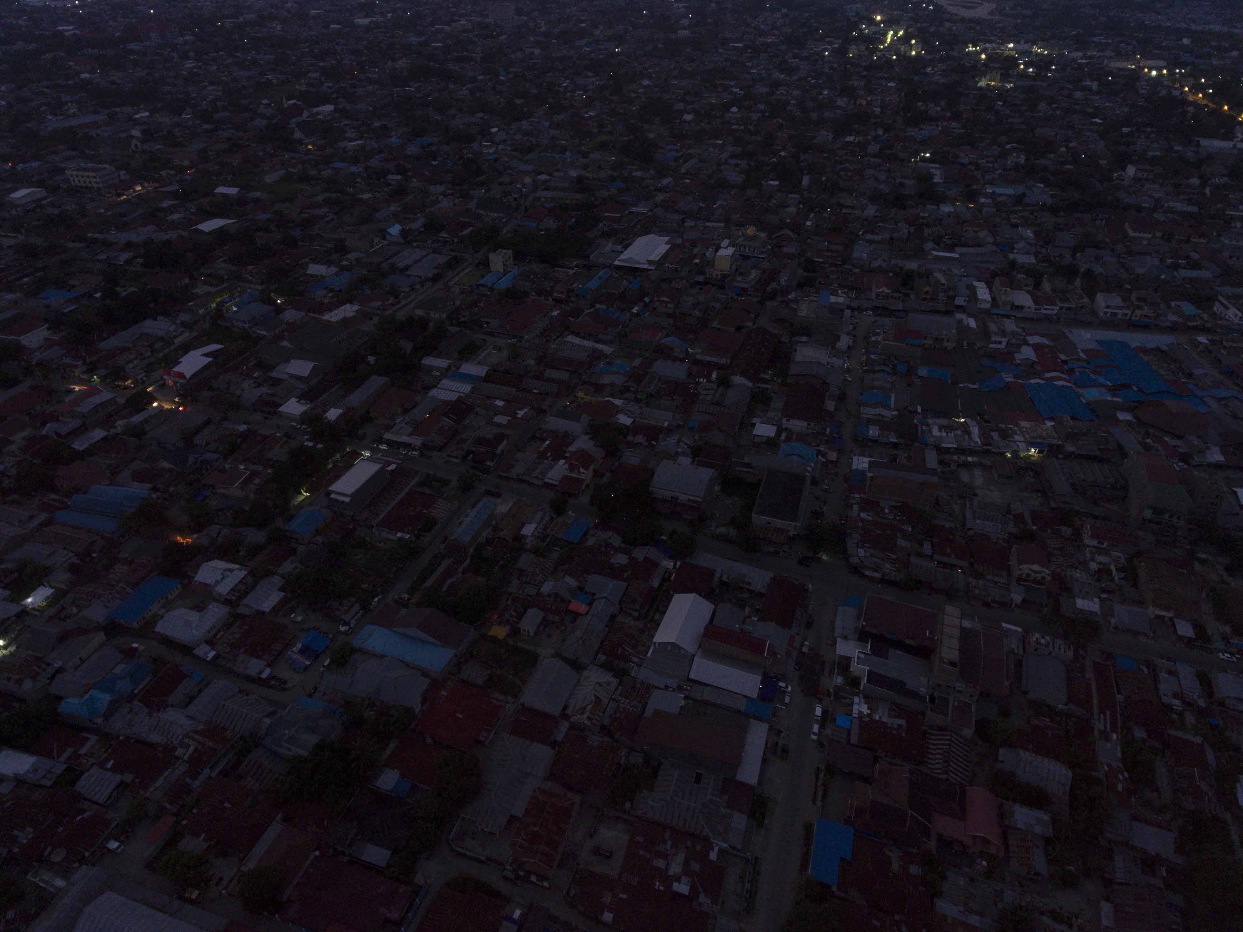 Listrik padam karena gangguan jaringan 500 KV antara Kesugihan-Pedan.