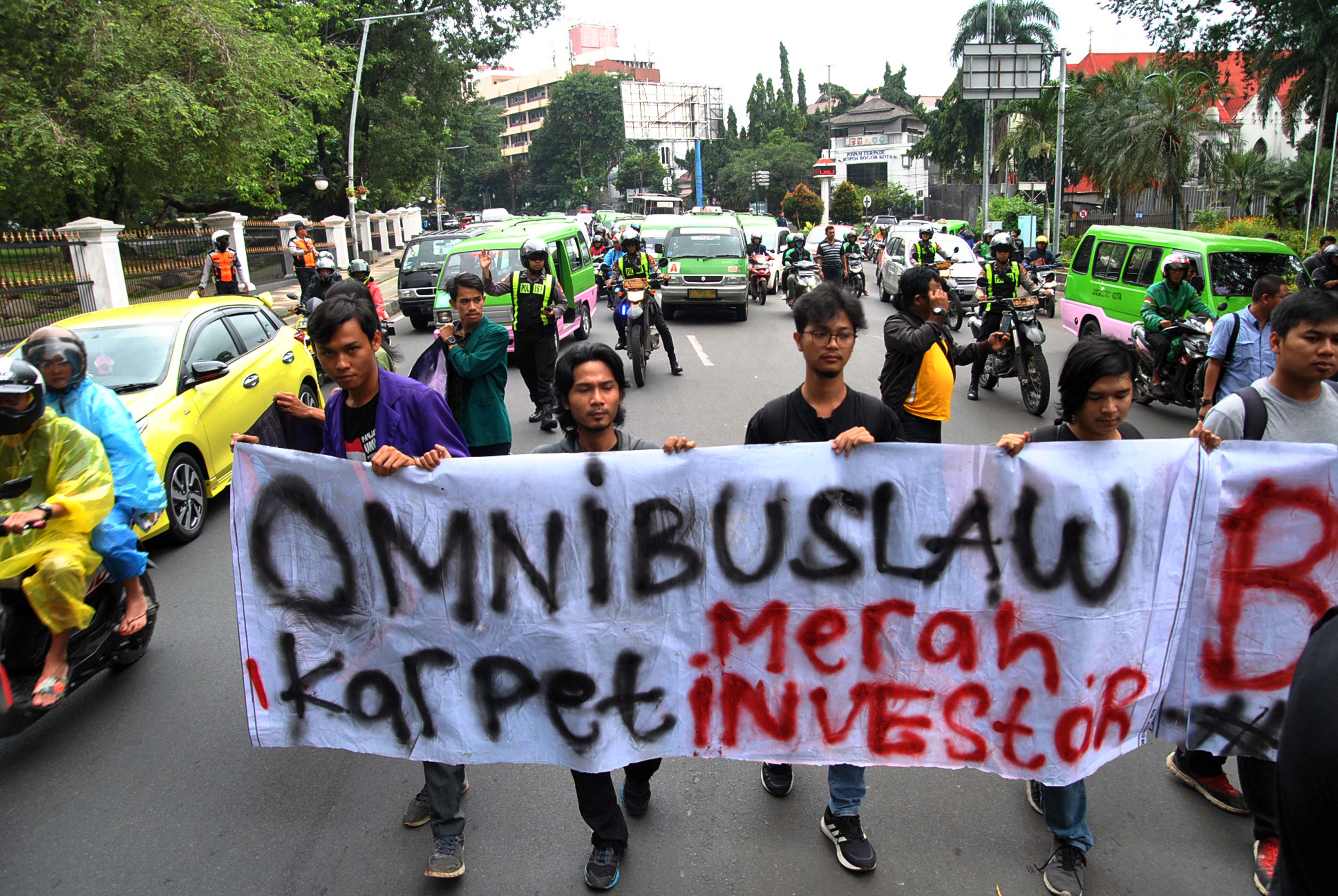 Aksi tolak materi RUU Cipta Kerja