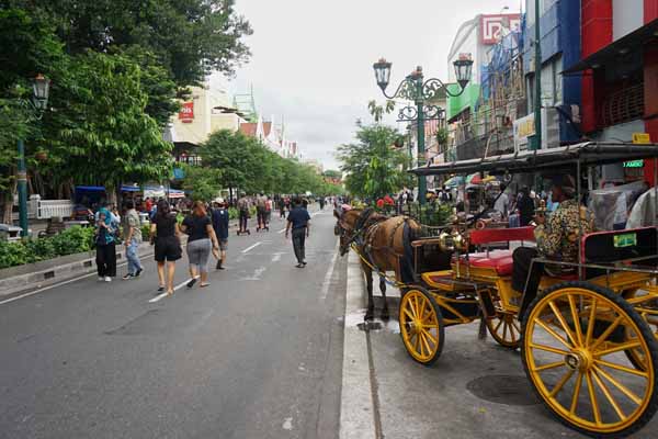 Jalan Maioboro, Yogyakarta.