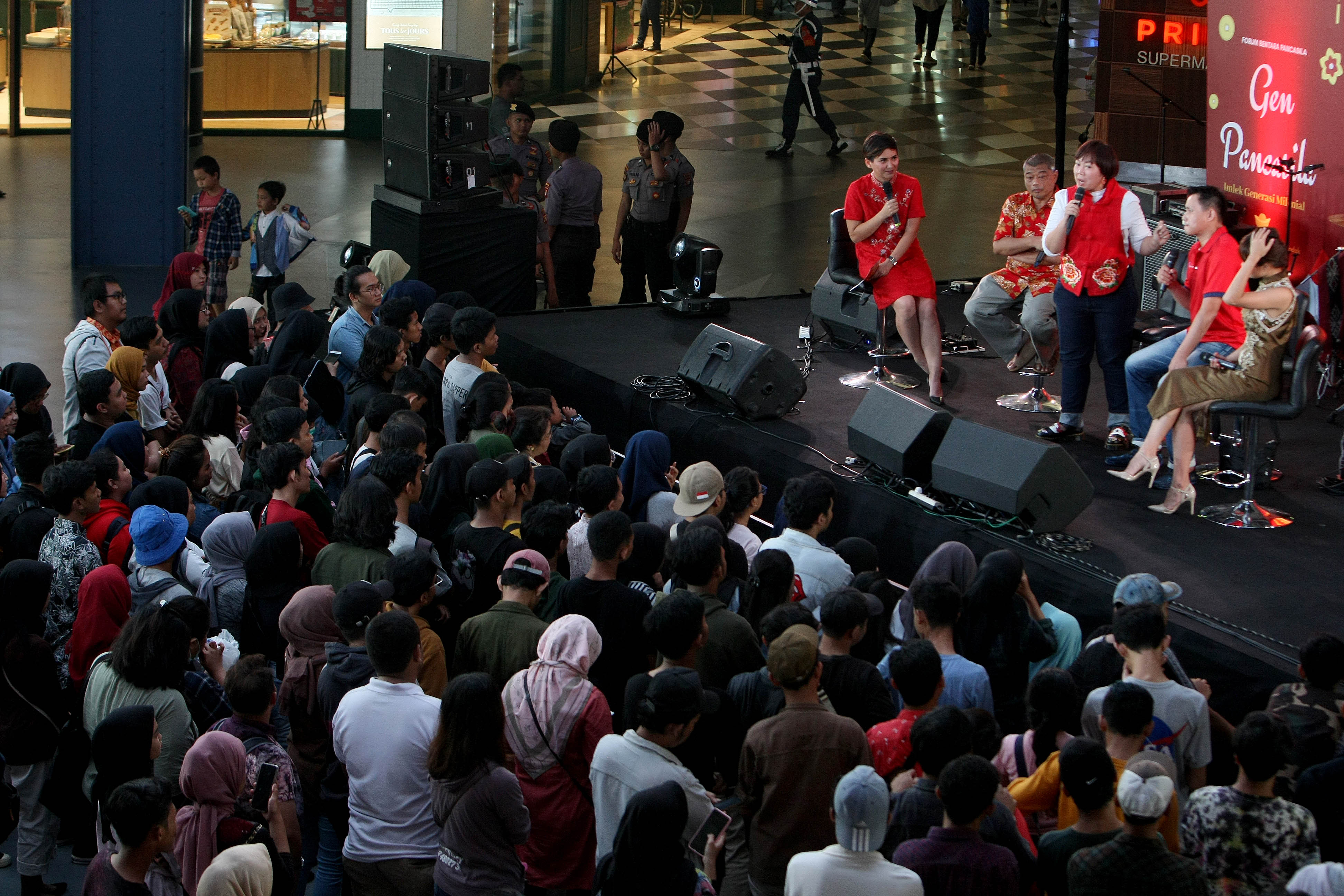 Momen perayaan Imlek generasi milenial di Jakarta, Sabtu (1/2)