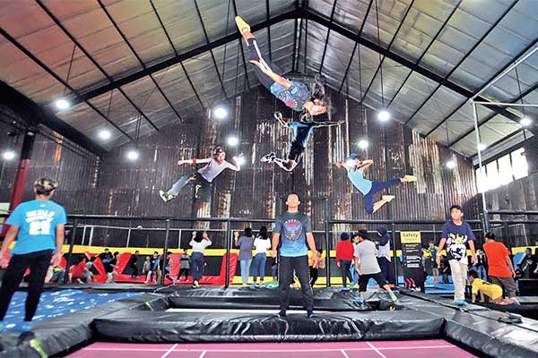 Main Lompat-lompatan yang Berbuah Prestasi