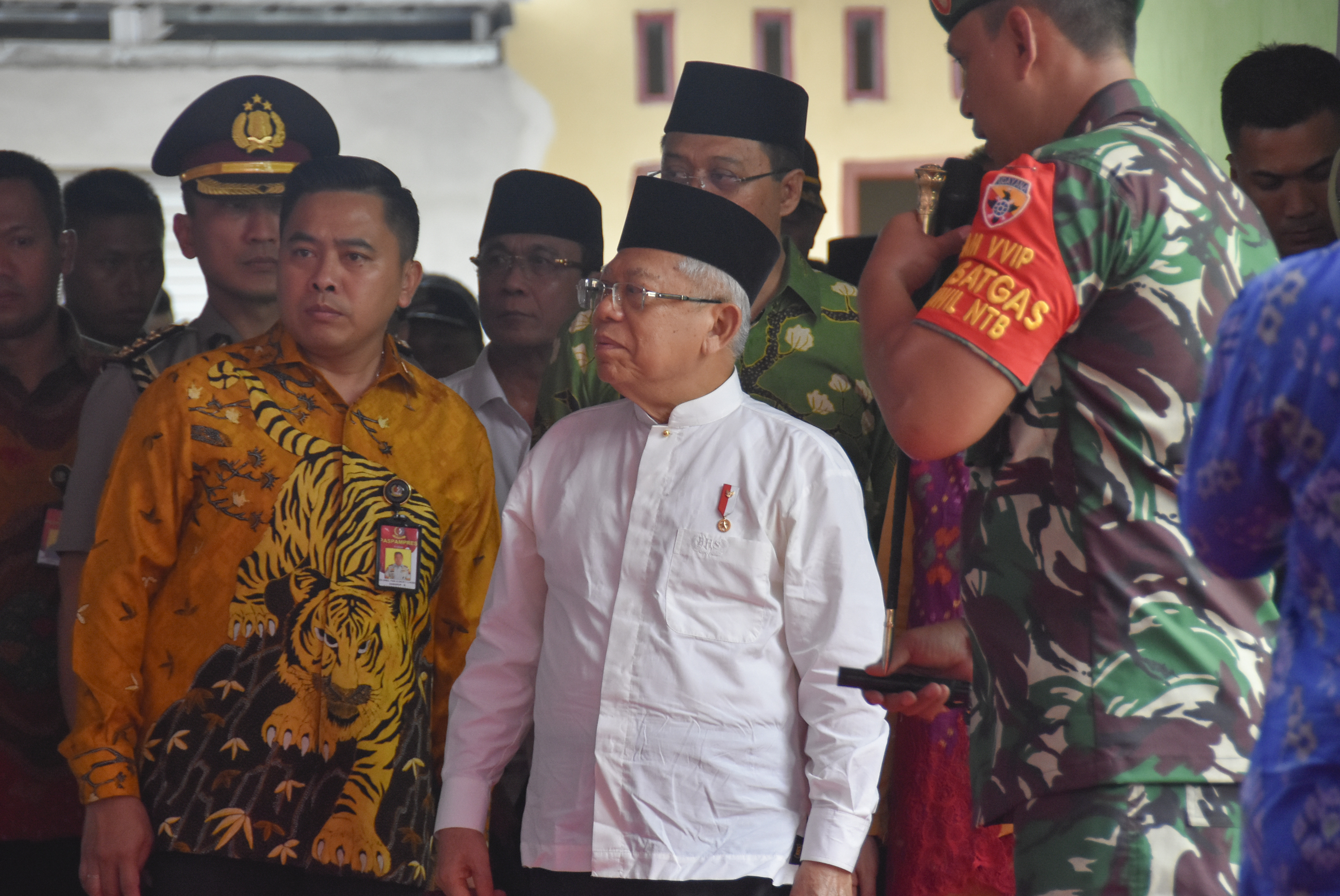 Wapres Ma'ruf Amin tinjau rumah tahan gempa di Mataram, NTB