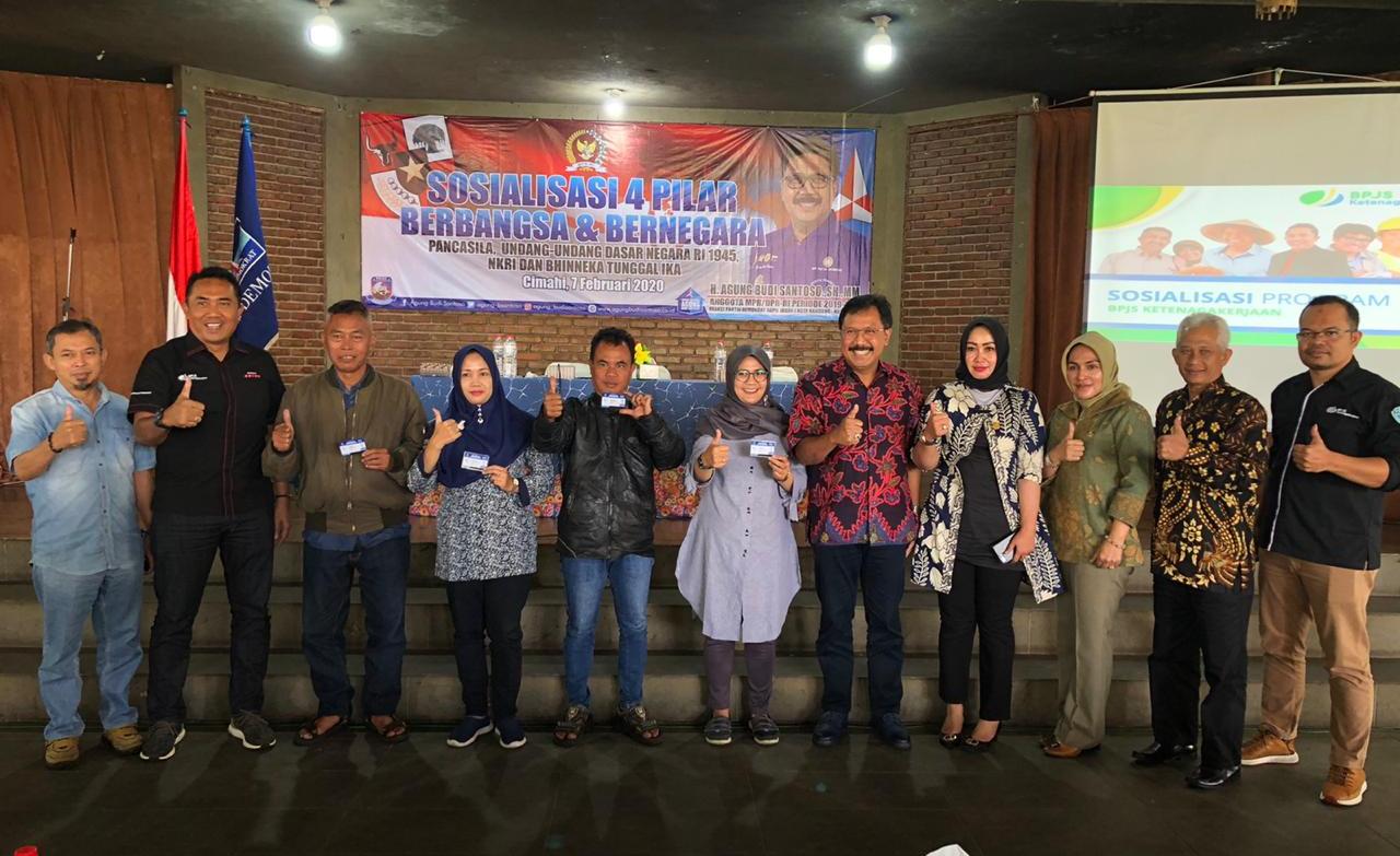 Acara Sosialisasi 4 Pilar Berbangsa dan Bernegara di Alam Wisata Kota Cimahi, Jawa Barat, Sabtu (8/2).