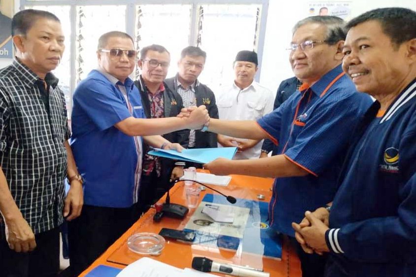 Pantia penjaringan cagub dan cawagub di Kantor DPW Partai NasDem Provinsi Jambi menerima pengembalian formulir penjaringan calon.