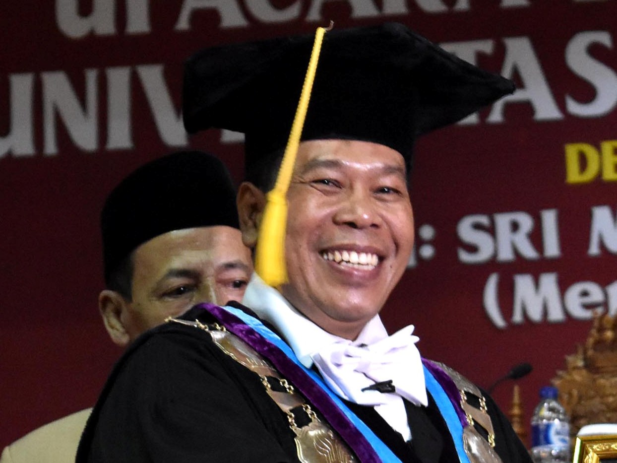 Rektor Universitas Negeri Semarang Fathur Rohkman