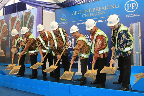 Prosesi simbolik dimulainya pembangunan Allegria Apartment di Bandung, Sabtu (22/2).