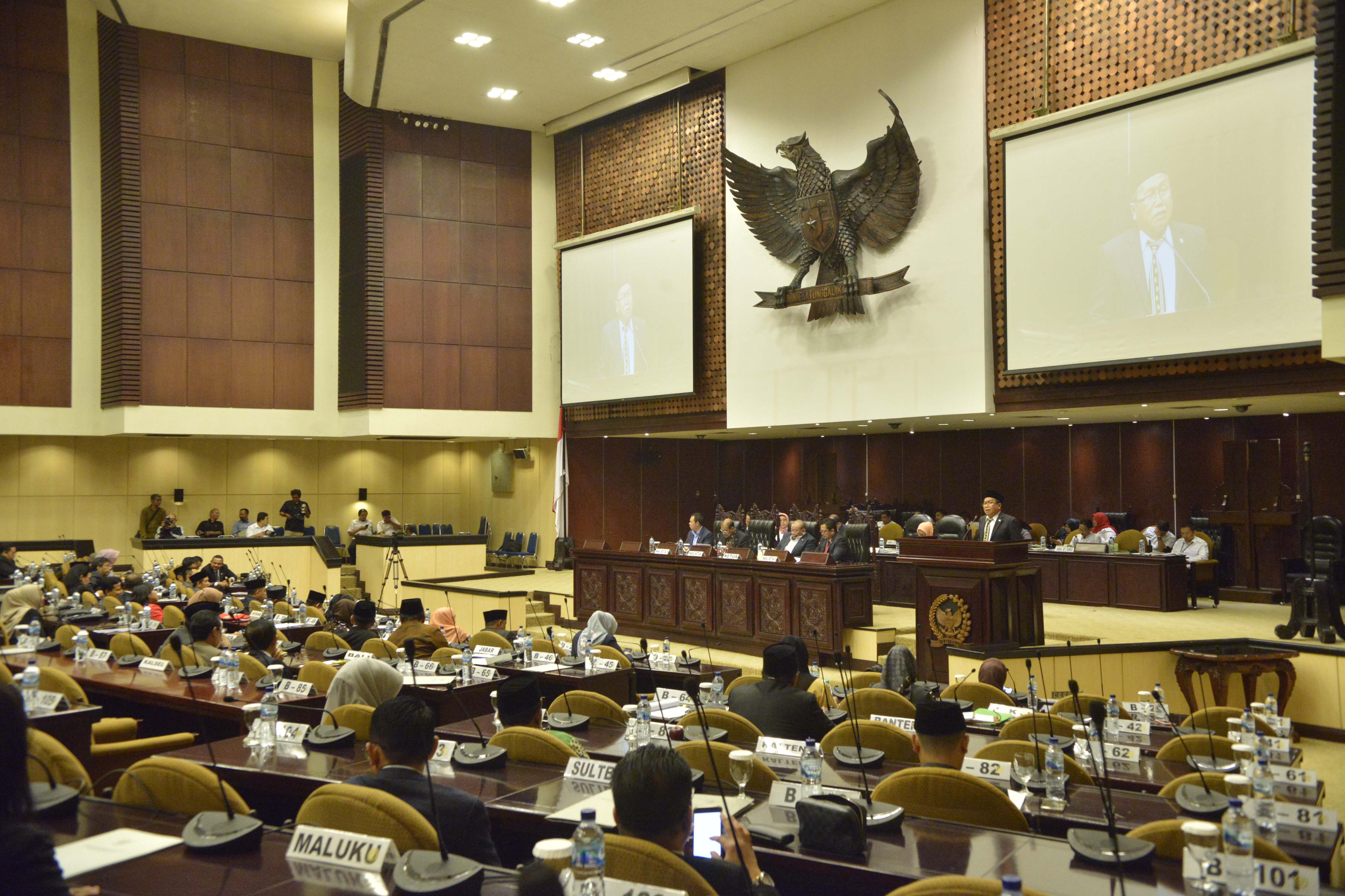 Suasana Rapat Paripurna DPO Ri