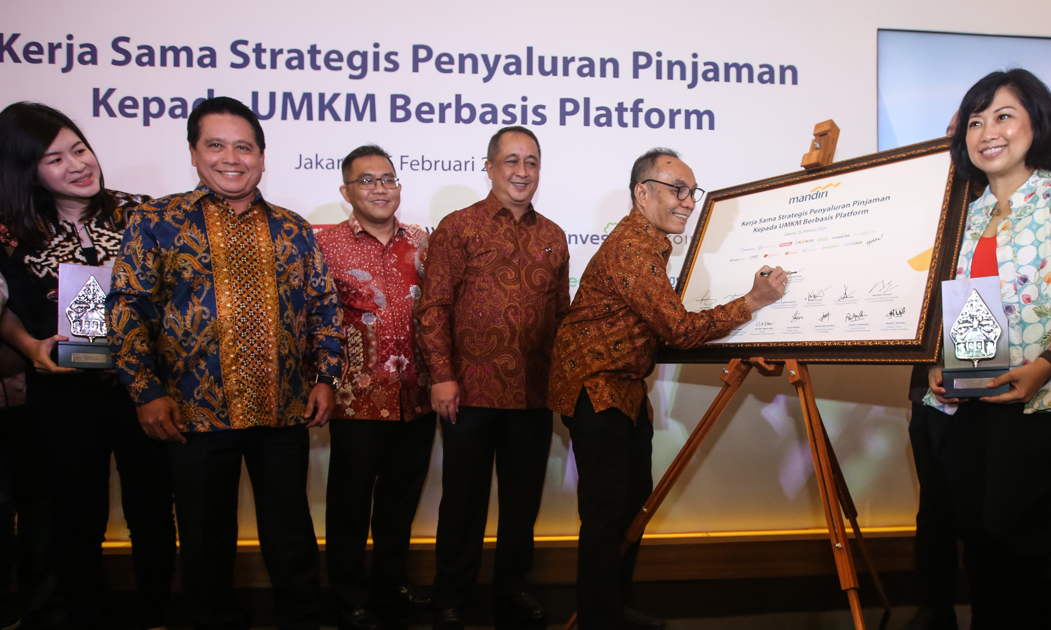 Bank Mandiri bekerjasama dengan financial technology dan e-commerce untuk penyaluran kredit UMKM.