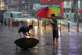 Hujan deras mengguyur kawasan Dukuh Atas, Jakarta Pusat.   