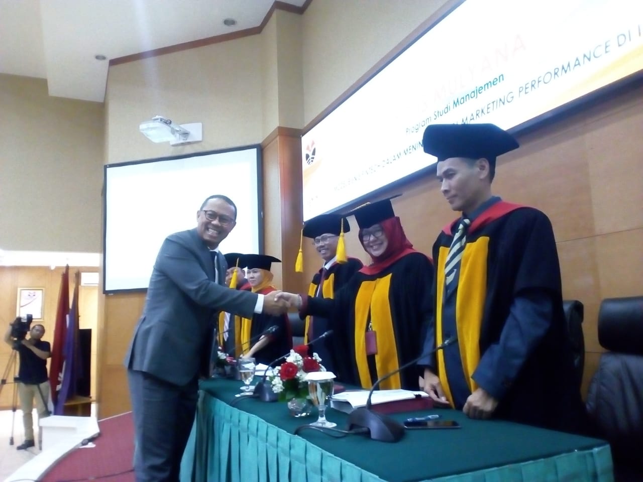 Direktur Bank BJB Agus Mulyana Raih Gelar Doktor dari Universitas Pendidikan Indonesia (UPI), Bandung.
