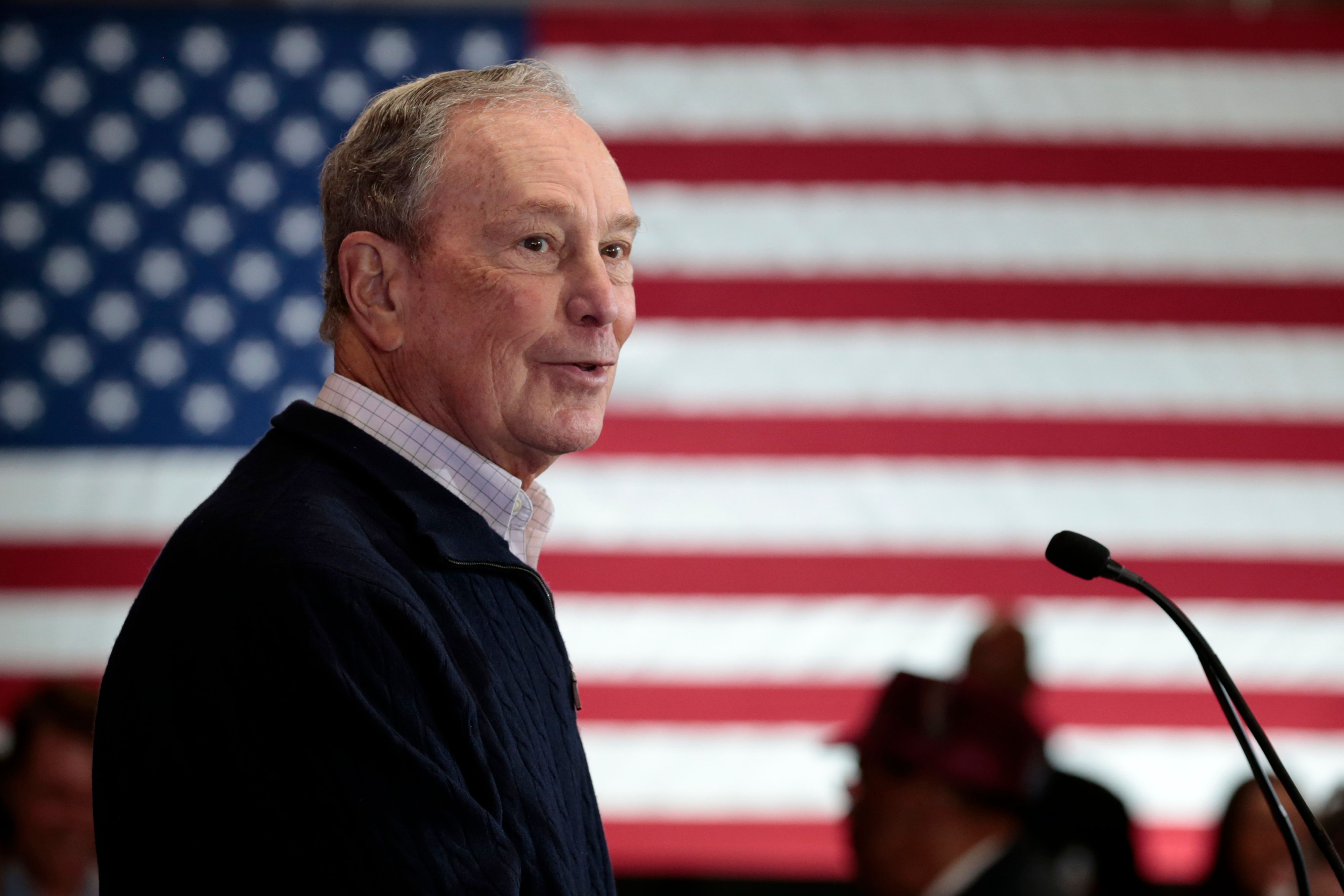 Mantan Wali Kota New York, Michael Bloomberg, berbicara dalam kampanye publik yang berlangsung di wilayah Detroit, Michigan.