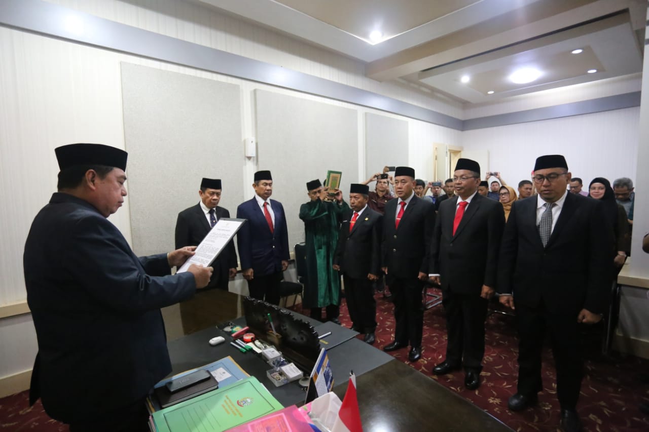 Pelantikan empat pejabat pada Jumat (14/2) pukul 21.30 Wita di Ruang Sekretaris Daerah Provinsi Sulsel.