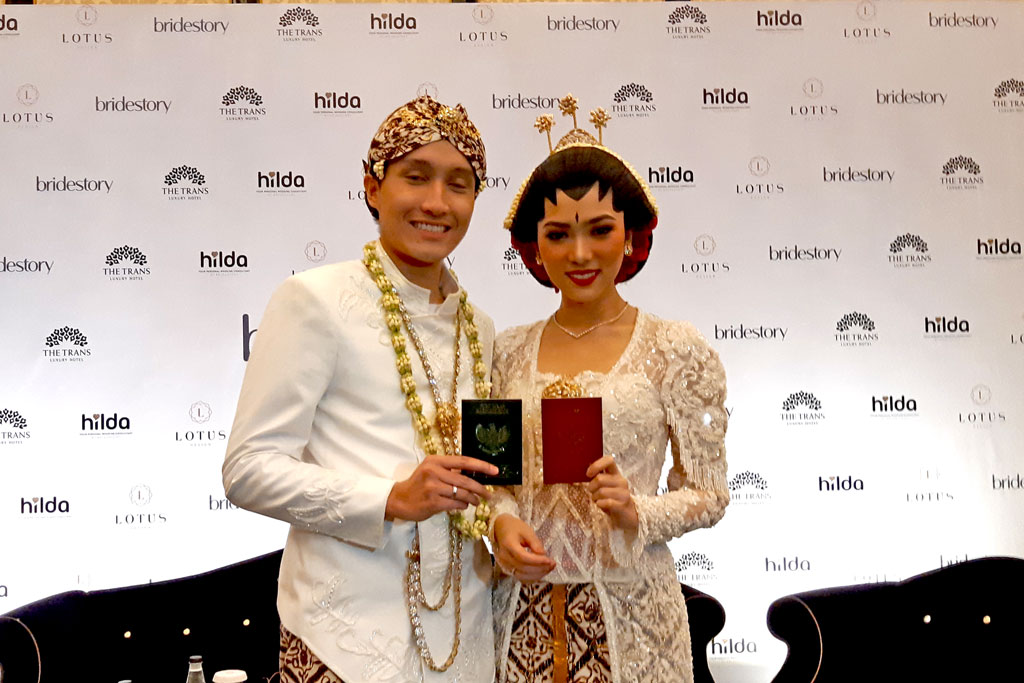 Isyana Sarasvati (kanan) dan Rayhan Maditra (kiri)