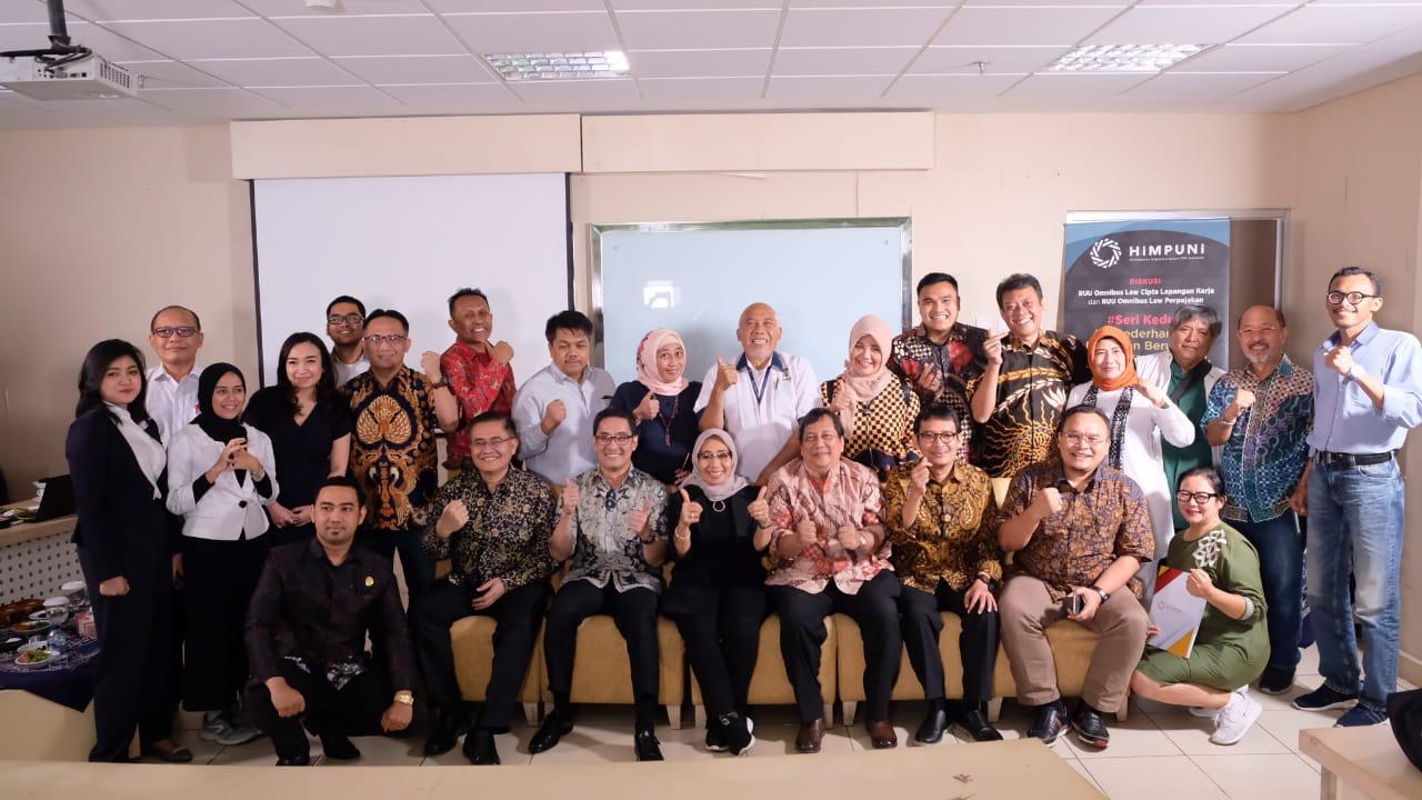 Peserta diskui omnibus law yang digelar Himpuni