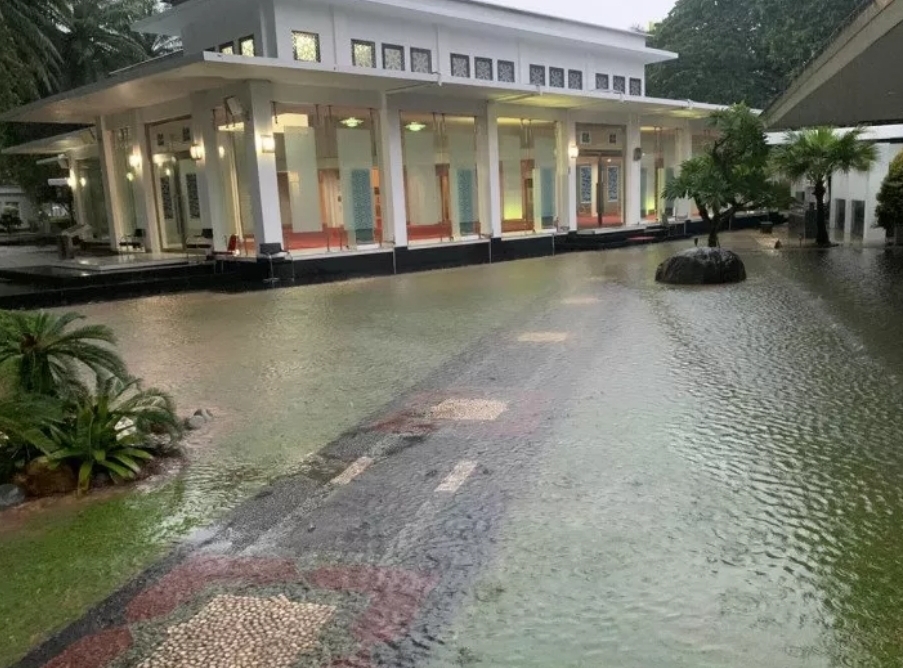 Suasana banjir di Istana, Rabu (25/2)
