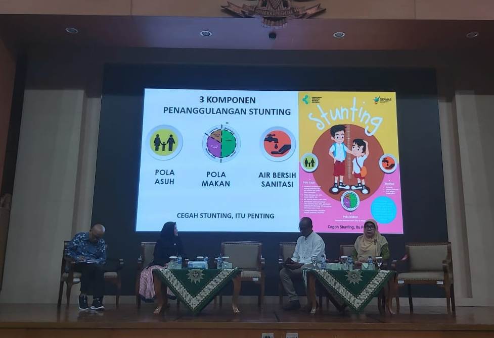 Seminar Nasional Peluang dan Tantangan di Bidang Kesehatan dalam Meraih Bonus Demografi 2045 di Jakarta.