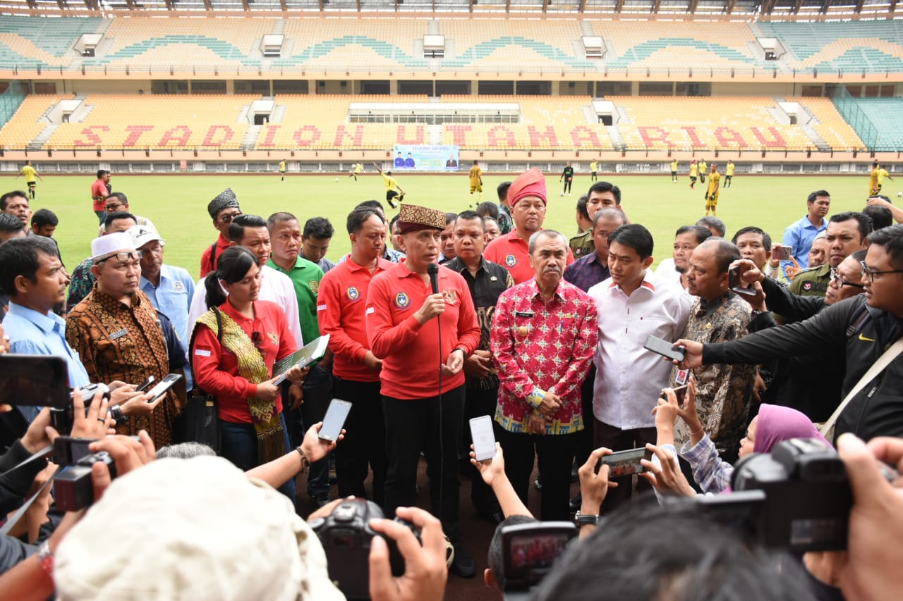  Stadion Utama Riau di Pekanbaru masuk dalam salah satu dari sebelas stadion yang dinominasikan sebagai tuan rumah Piala Dunia U-20.