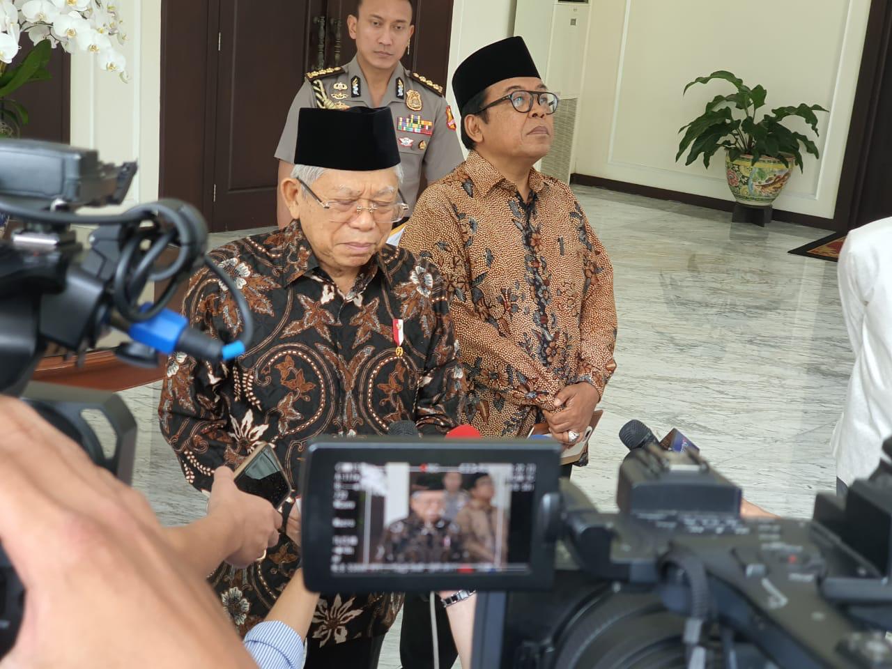 Wakil Presiden Ma'ruf Amin di kantornya, Jumat (28/2).