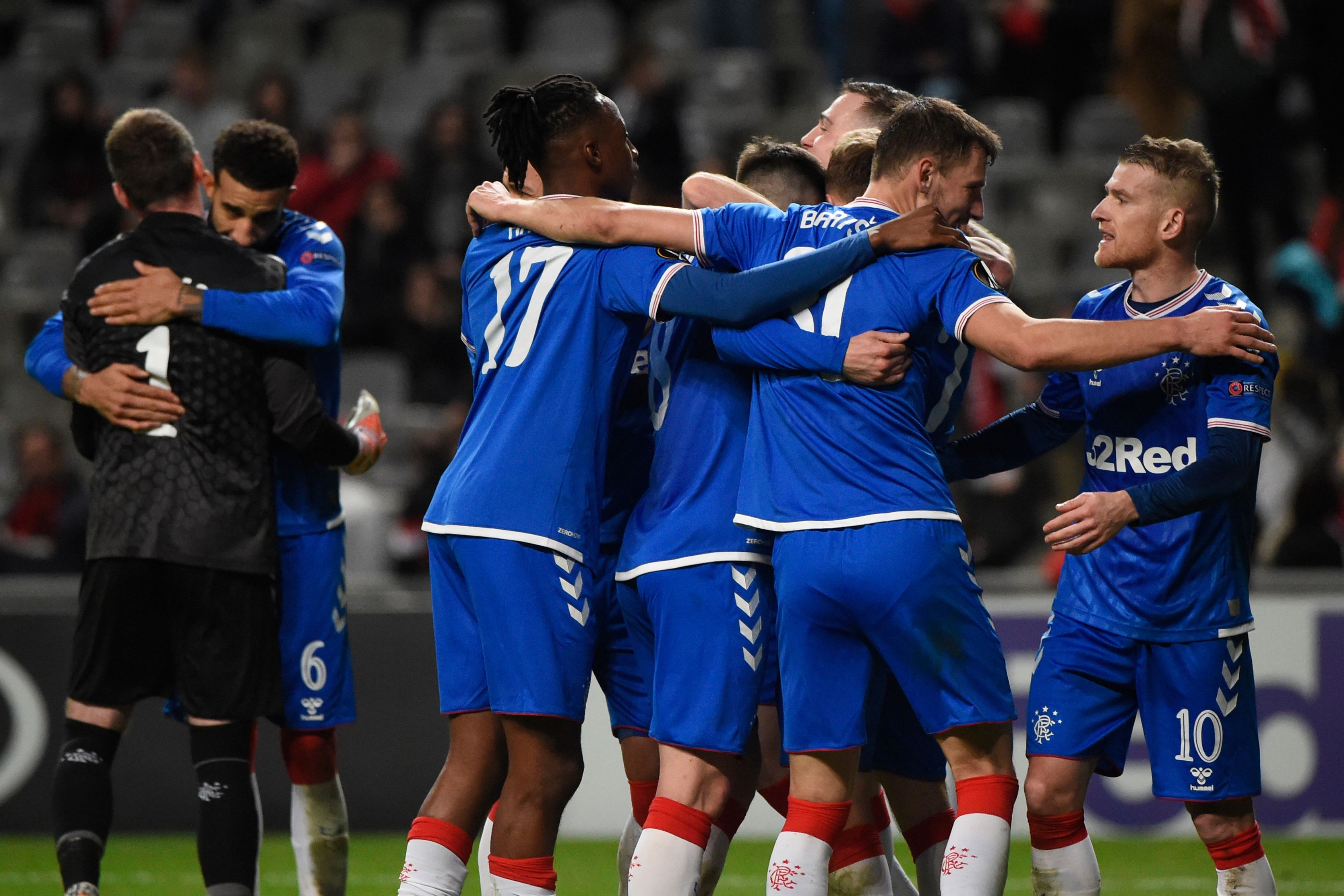 Para pemain Rangers merayakan kemenangan mereka atas Braga di laga leg kedua babak 32 besar Liga Europa.