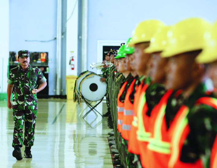 Panglima TNI Marsekal Hadi Tjahjanto melepas delegasi Indonesia Satgas Garuda RI penanganan kebakaran hutan di Australia di Base Ops Lanud H