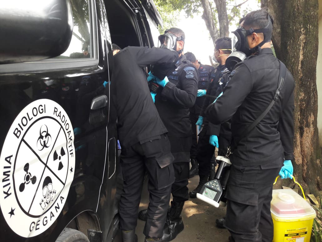 Tim Satuan Kimia, Biologi dan Radioaktif Gegana Polri akan melakukan pemeriksaan di Kompleks Perumahan BATAN Indah, Serpong, Tangsel.