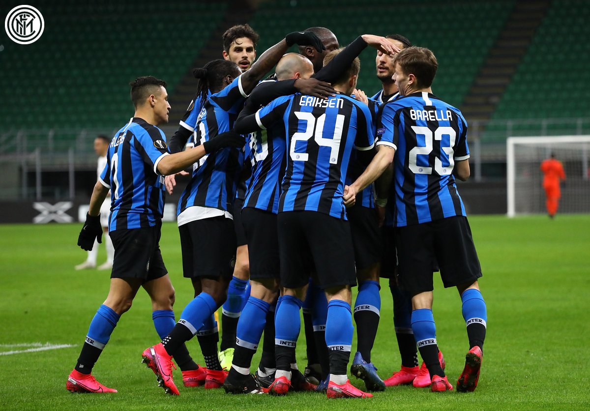 Para pemain Inter Milan melakukan selebrasi usai mencetak gol ke gawang Ludogorets di laga Liga Europa