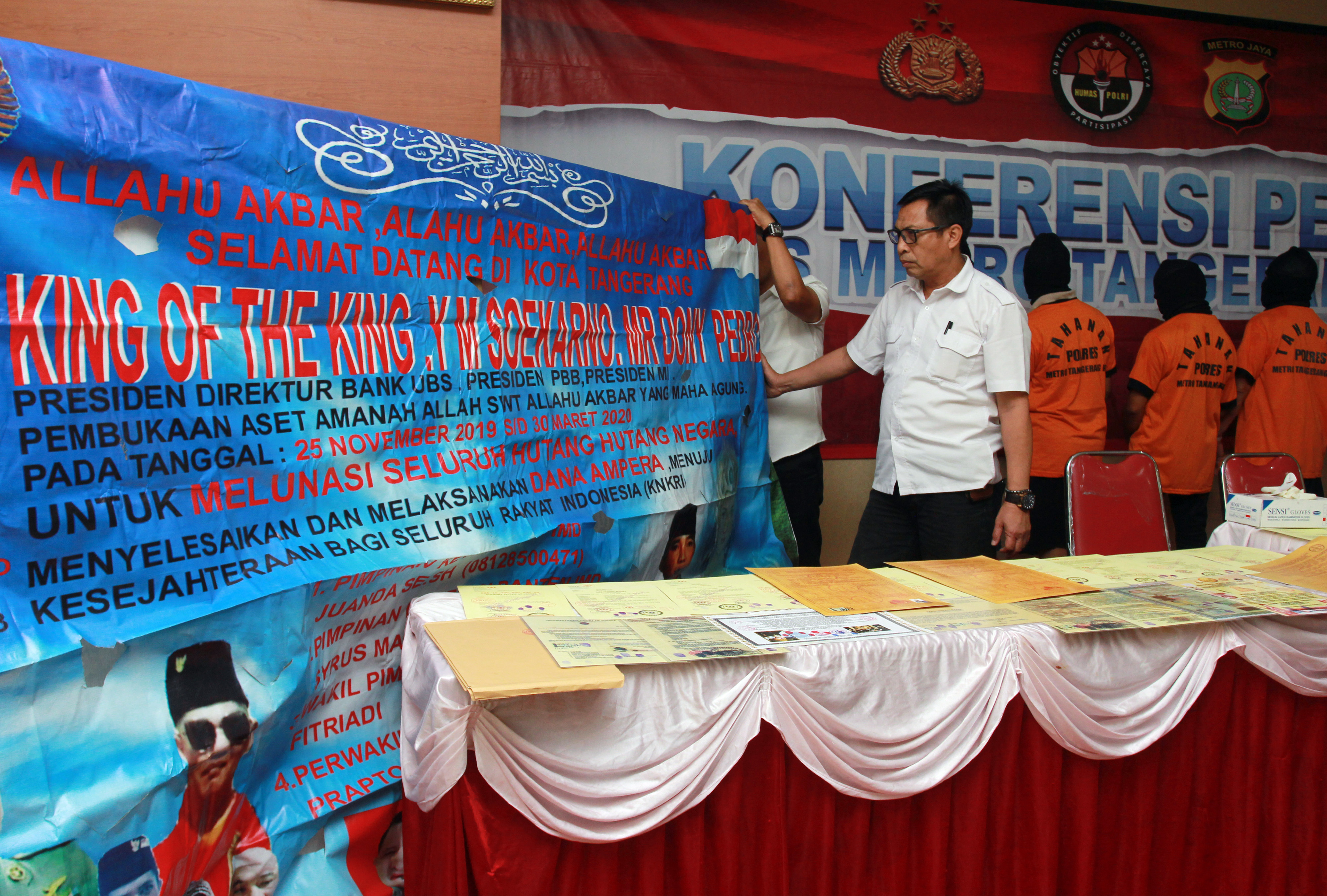 Usut King of the King, Polri Buru Dony Pedro dan Istrinya