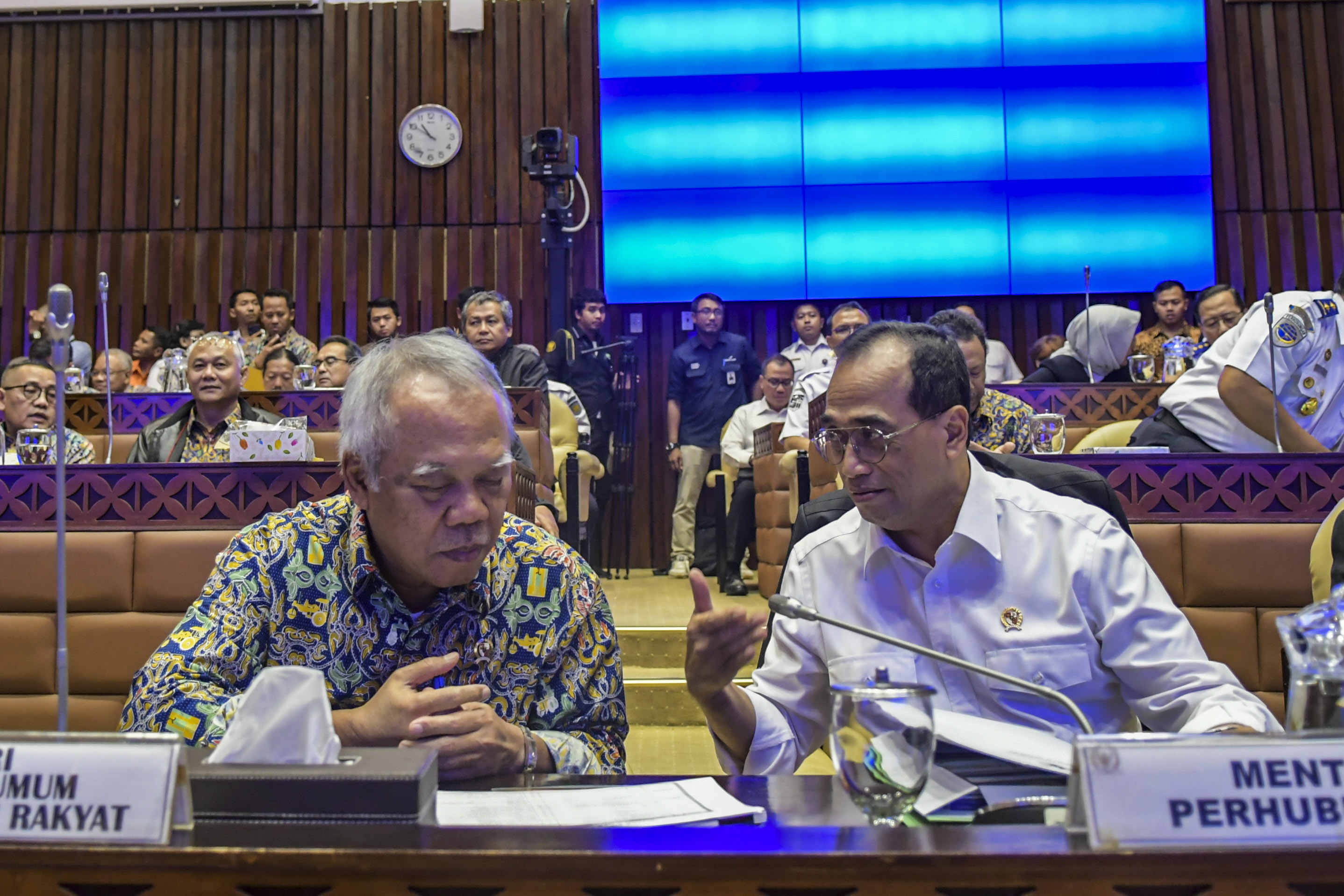 Raker  membahas persiapan infrastruktur dan transportasi pendukung di lima destinasi prioritas wisata nasional. 
