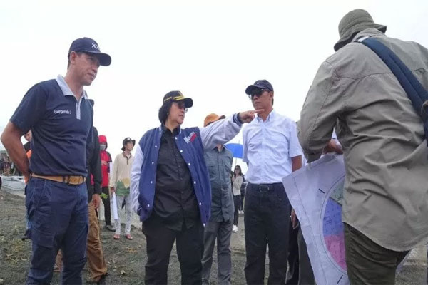 Menteri Lingkungan Hidup dan Kehutanan, Siti Nurbaya Bakar secara langsung meninjau lokasi Hutan Pers Taman Spesies Endemik 