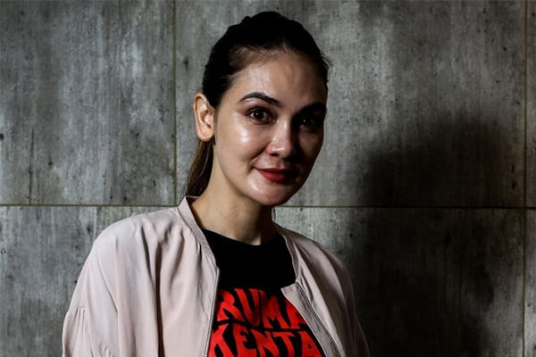 Luna Maya ikut hadir pada acara tahlilan di rumah BCL