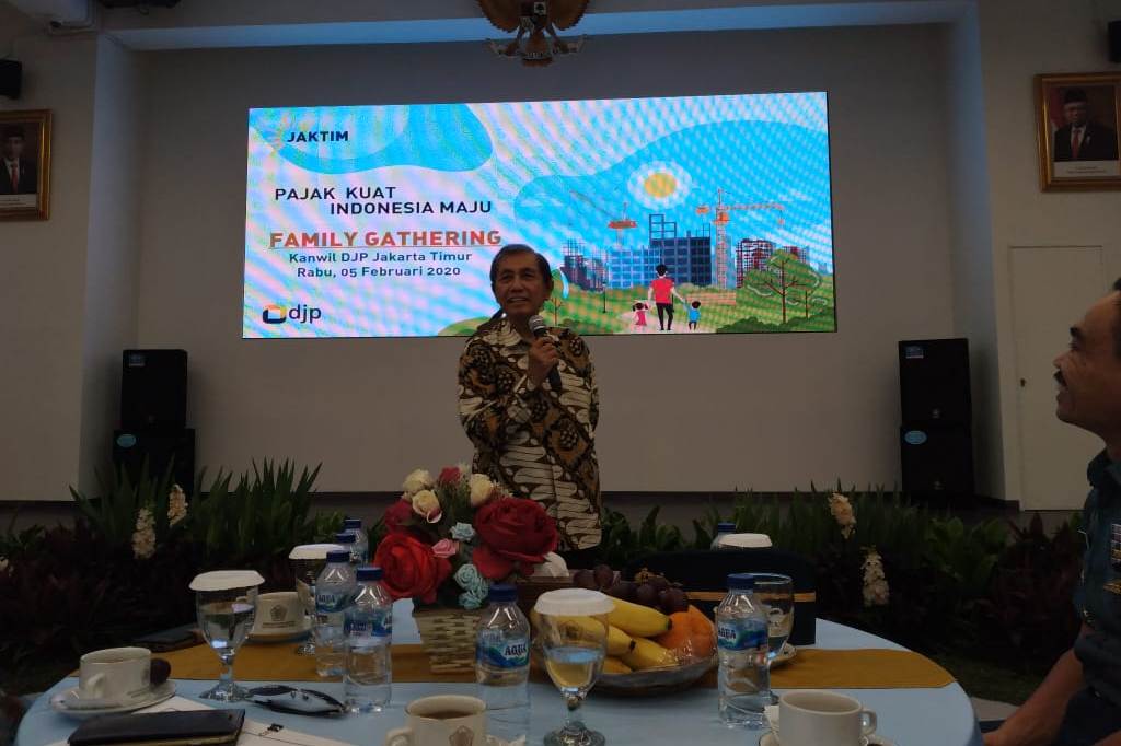 Mantan Dirjen Pajak Hadi Poernomo sedang memberi pemaparan.