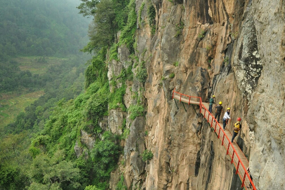 Event festival barongan di Kabupaten Blora dan obyek Wisata Desa Sepakung, Kecamatan Banyubiru, Kabupaten Semarang.