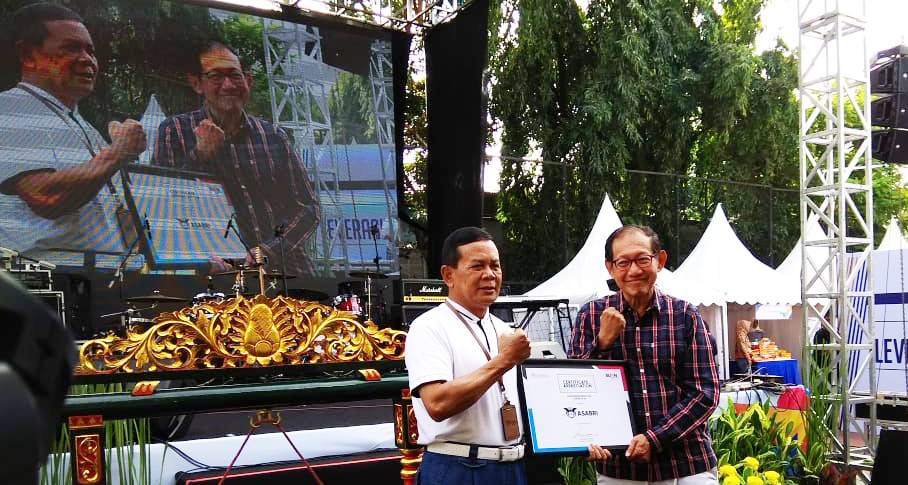 Dirut Asabri Sonny Widjaja bersama pakar pemasaran Hermawan Kartajaya