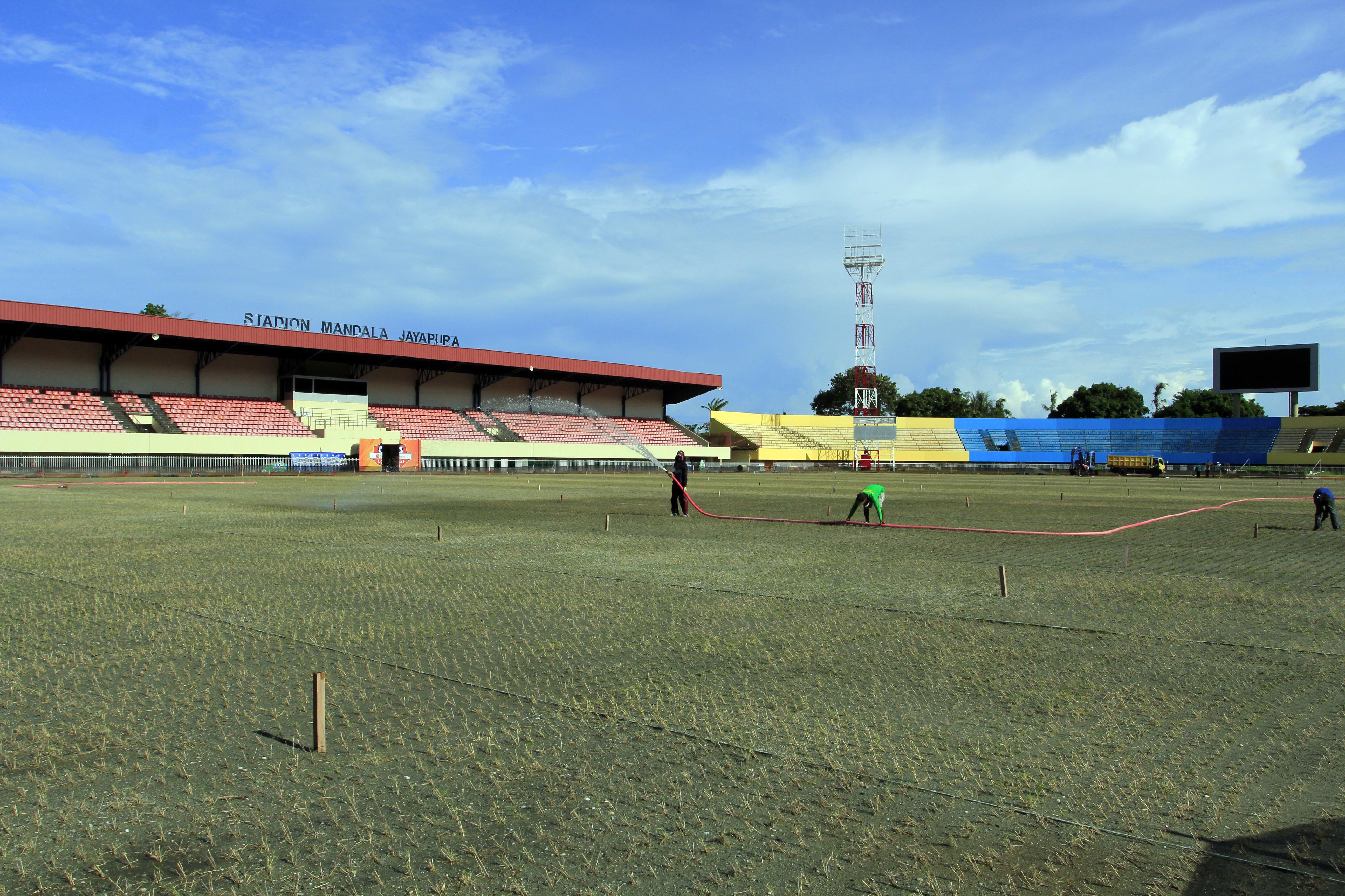 proses renovasi di Stadion Mandala, Jayapura