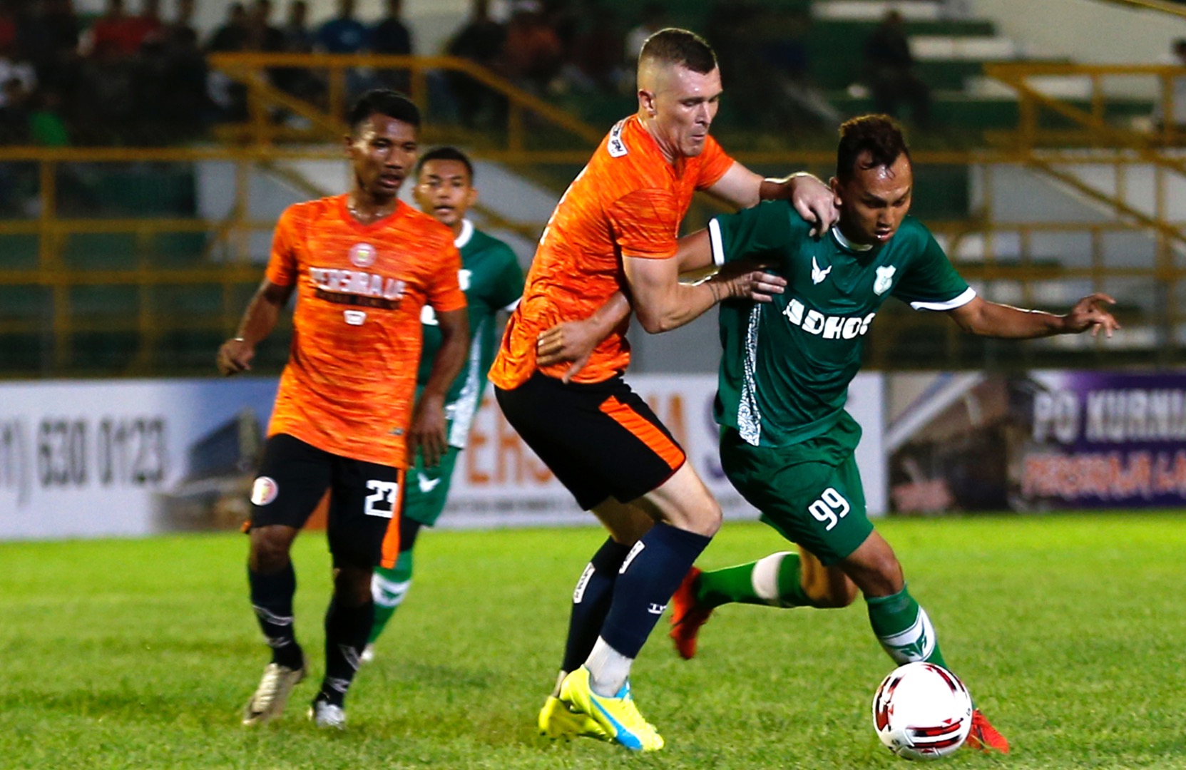 PSMS Medan melawan Persiraja Banda Aceh pada laga uji coba sebelum kompetisi Liga 1 PSSI 2020 di Stadion Harapan Bangsa.