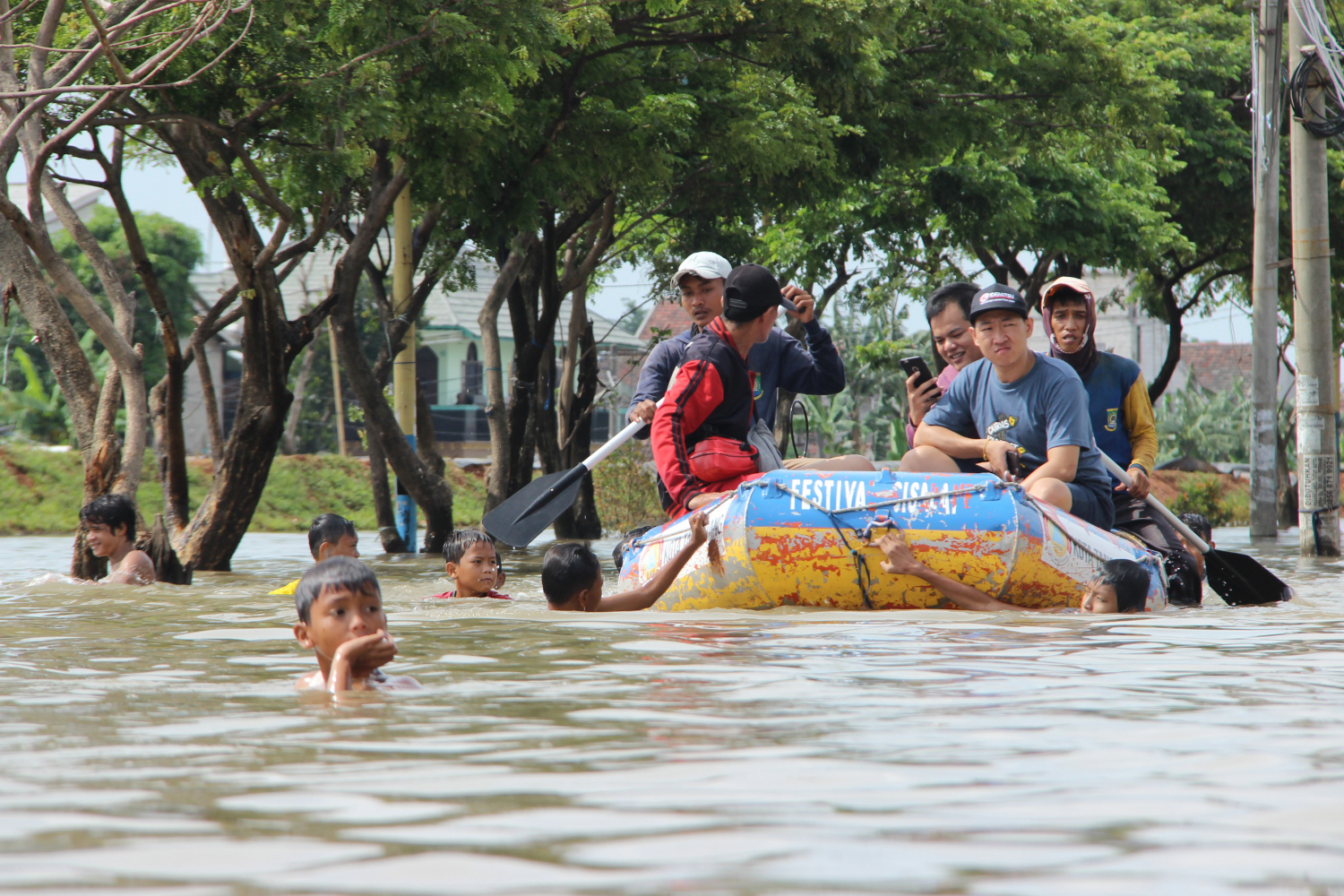 Suasana banjir di kawasan Total Persada, Kota Tangerang, Banten, Kamis (27/02/2020).