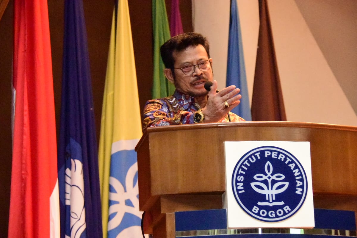 Menteri Pertanian Syahrul Yasin Limpo meminta mahasiswa IPB memperbanyak tugas lapangan agar memahami berbagai pertanian.