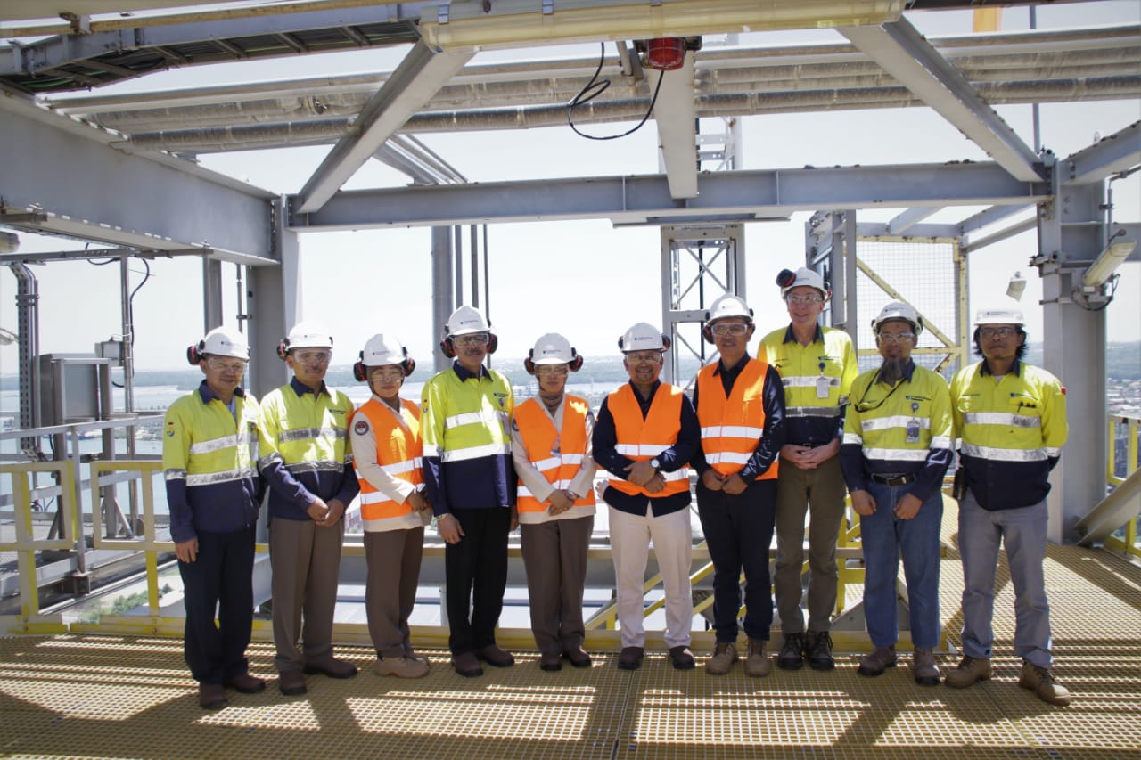 Kunjungan pejabat kemhan ke Pabrik bahan peledak PT KNI